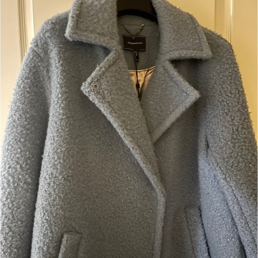 BCBGMAXAZRIA. Women’s collar teddy Coat.
XL
Misty blue 
Boucle material